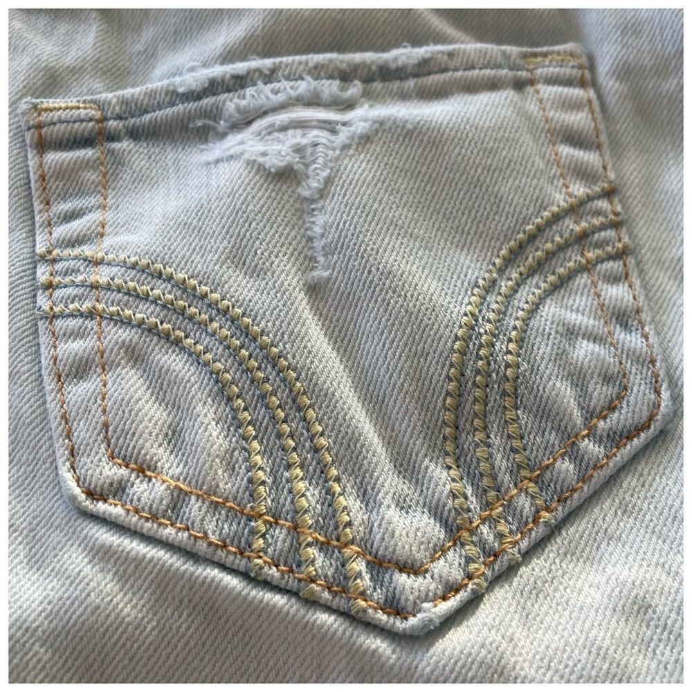 Hollister High Rise Distressed Festival Fray Hem Cut Off Shorts Light Wash Sz 25 - Picture 9 of 12